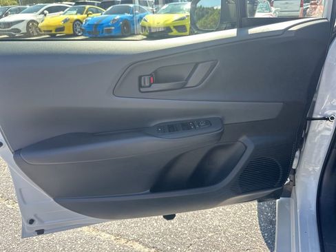 Used 2025 Toyota Prius XLE image 22