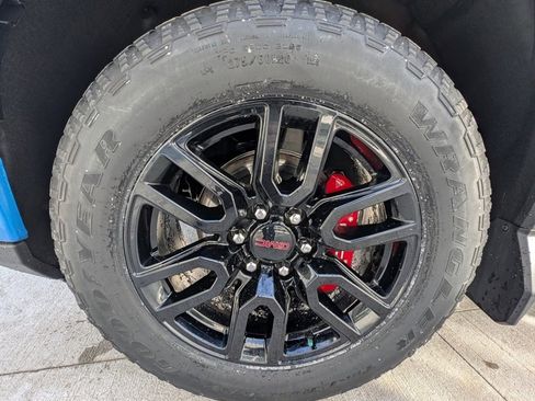 Used 2023 GMC Sierra 1500 Elevation image 41