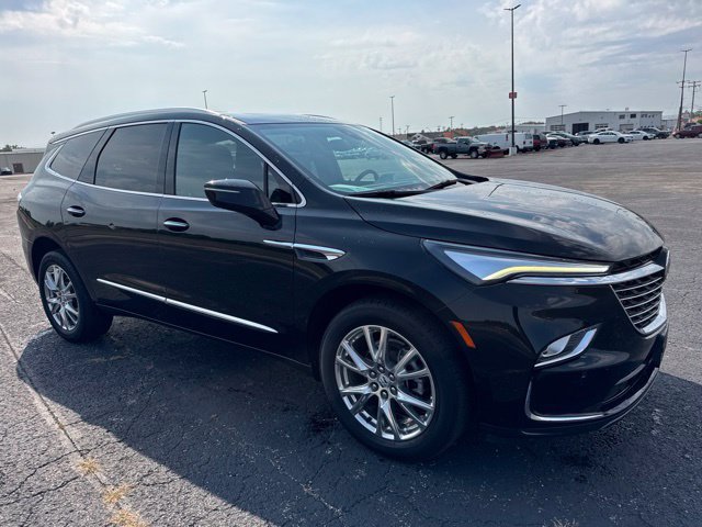 Used 2023 Buick Enclave Essence w/ Experience Buick Package AWD/4WD image 3