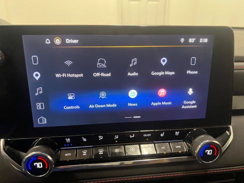 Used 2025 Chevrolet Colorado Z71 w/ Technology Package AWD/4WD image 52
