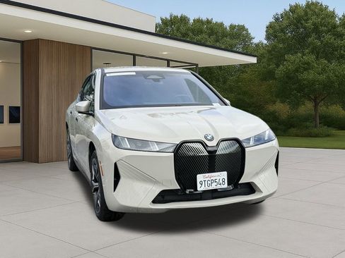 Used 2026 BMW iX xDrive45 w/ Climate Comfort Package image 5