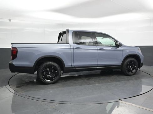 Used 2026 Honda Ridgeline Black Edition image 2