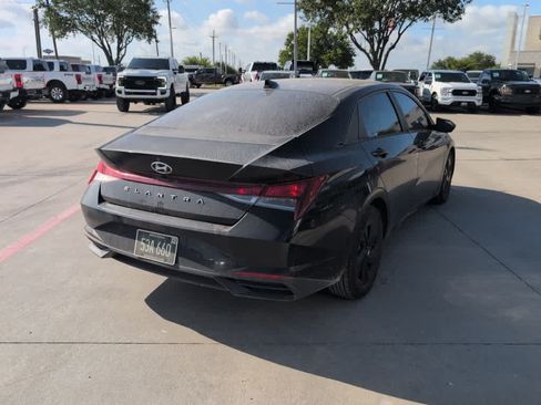 Used 2021 Hyundai Elantra SEL w/ Convenience Package FWD image 3