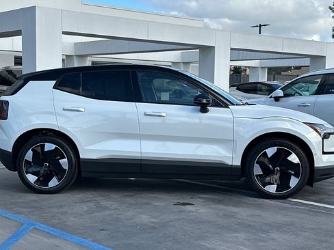 New 2026 Volvo EX30 Ultra w/ Climate Package AWD/4WD image 3