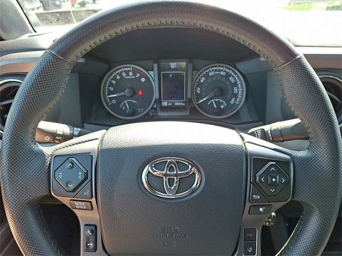 Certified 2023 Toyota Tacoma TRD Off-Road image 18