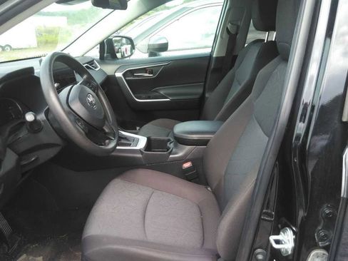 Used 2024 Toyota RAV4 XLE FWD image 4