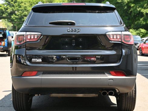 Used 2018 Jeep Compass Latitude AWD/4WD image 4