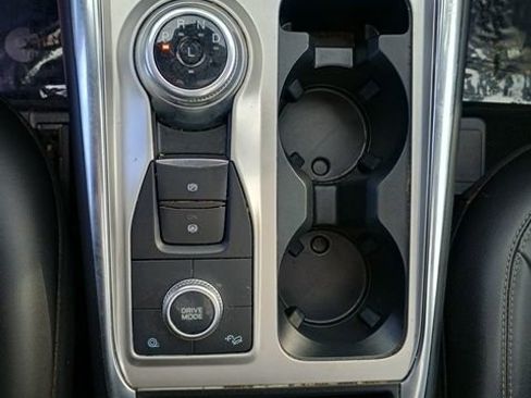 Used 2022 Ford Explorer XLT w/ Equipment Group 202A image 32