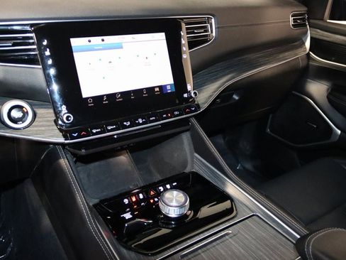 Used 2024 Jeep Wagoneer L Series II w/ Flexible Seating Group image 51