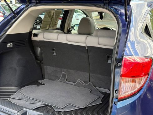 Used 2017 Honda HR-V EX image 8