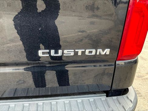 Used 2020 Chevrolet Silverado 1500 Custom w/ Custom Value Package image 16