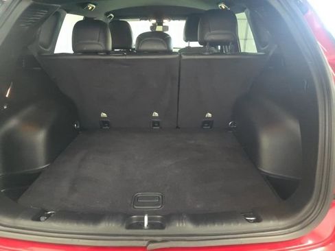 Used 2024 Jeep Compass Limited image 12