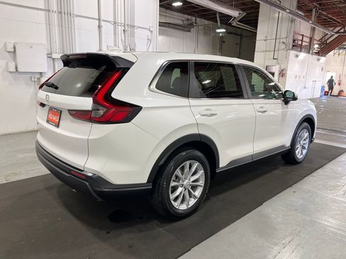 Used 2025 Honda CR-V EX image 9
