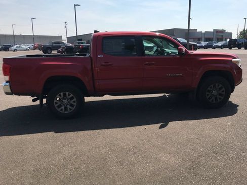 Used 2016 Toyota Tacoma SR5 w/ SR5 Appearance Package (SN) RWD image 7