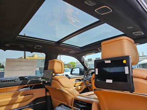 New 2025 Jeep Grand Wagoneer L Series III w/ Rear Seat Video Group 1 image 15