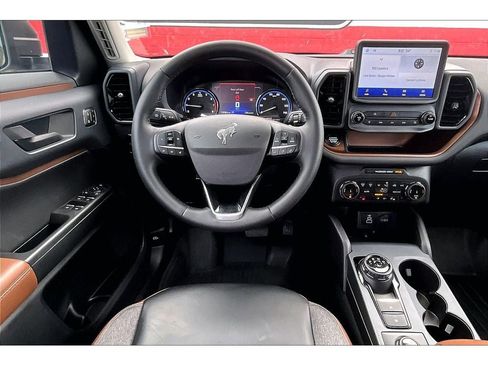 Used 2024 Ford Bronco Sport Outer Banks w/ Tech Package AWD/4WD image 6