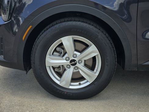 New 2026 Kia Sorento LX FWD image 8