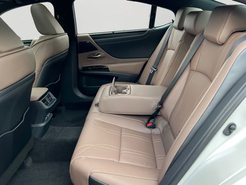 New 2025 Lexus ES 350 Ultra Luxury image 8