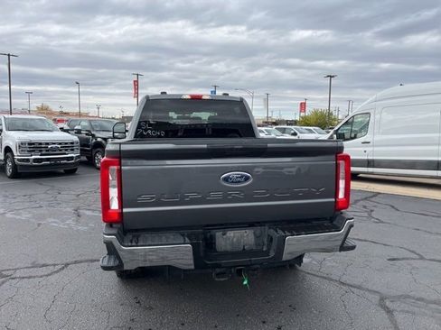 Used 2024 Ford F250 XLT image 9