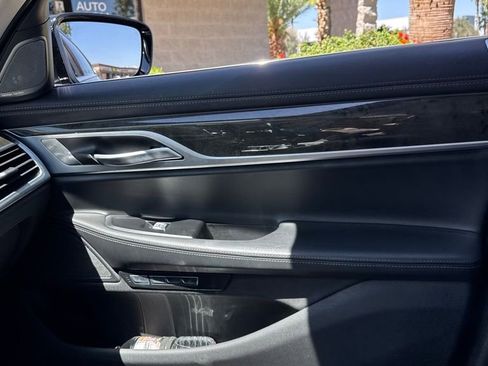 Used 2018 BMW 750i xDrive image 13