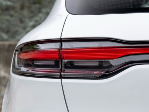 New 2025 Porsche Macan image 18