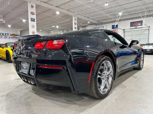 Used 2017 Chevrolet Corvette Stingray Coupe w/ 1LT RWD image 3