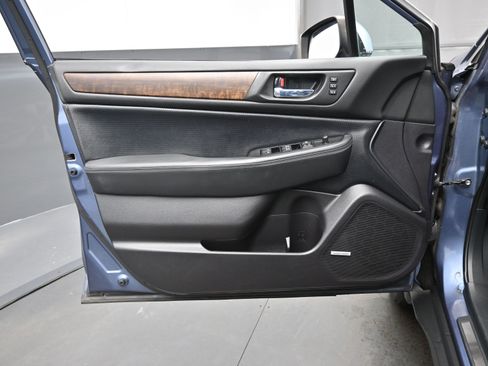 Used 2016 Subaru Outback 2.5i Limited image 10