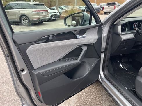 New 2026 Volkswagen Tiguan S image 5