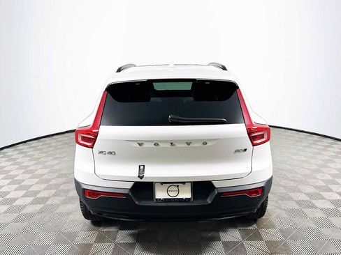 Used 2025 Volvo XC40 B5 Plus w/ Climate Package image 6