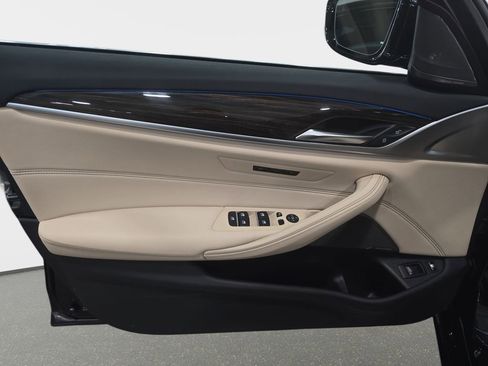 Used 2023 BMW 530e 530e iPerformance w/ Premium Package image 23