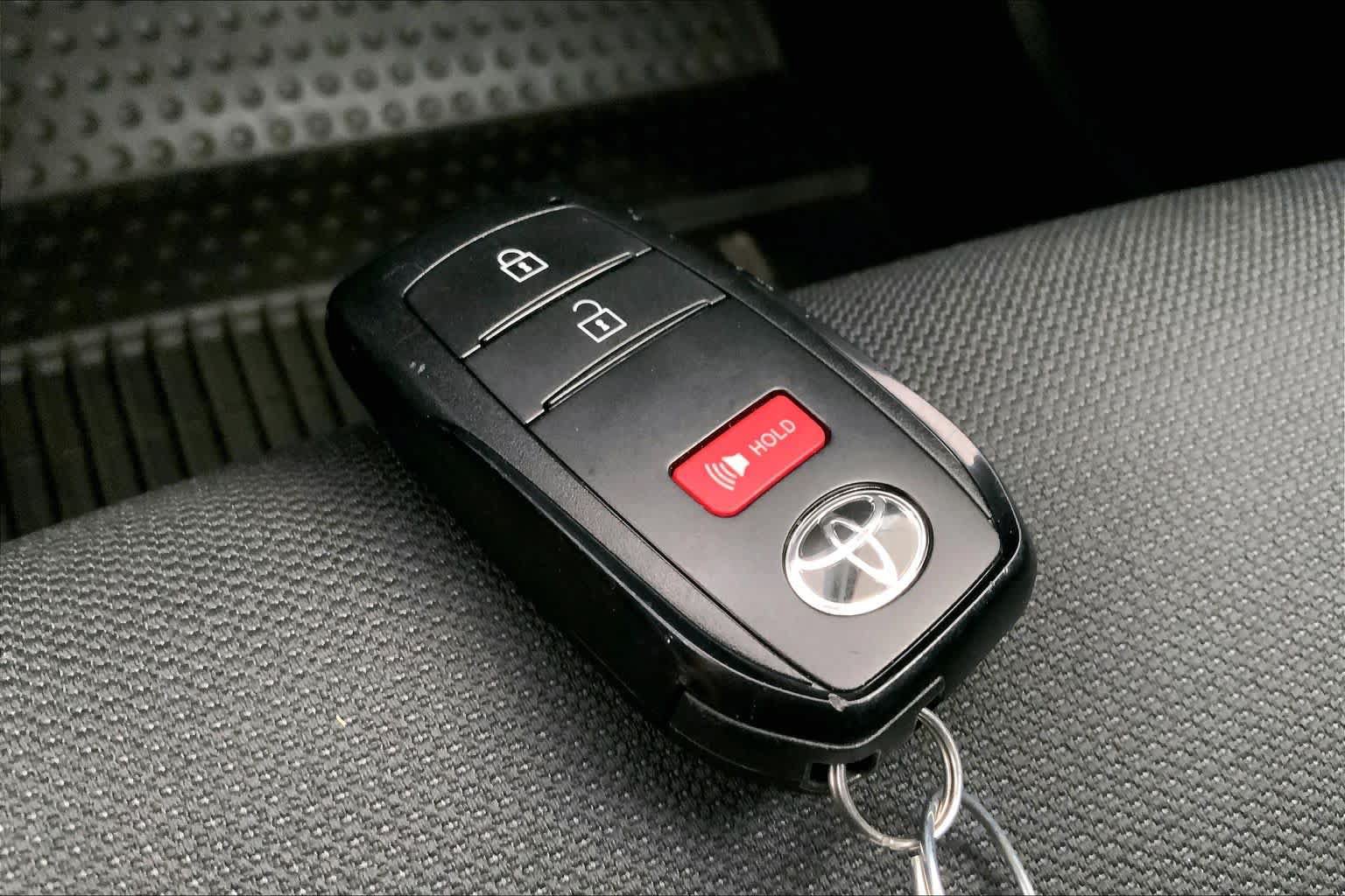 Used 2024 Toyota Corolla Cross LE AWD/4WD image 15