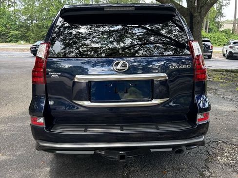 Used 2022 Lexus GX 460 Premium w/ Accessory Package AWD/4WD image 3