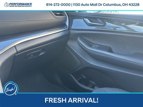 Used 2023 Jeep Grand Cherokee Laredo w/ Luxury Tech Group I image 24