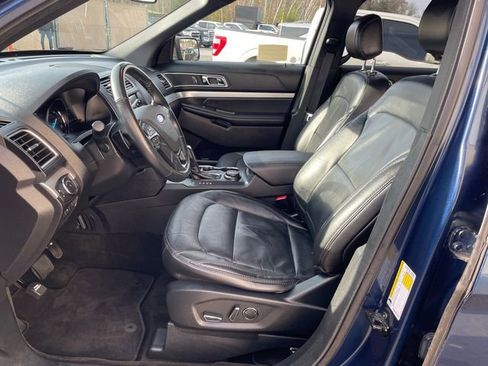 Used 2017 Ford Explorer XLT w/ Equipment Group 202A image 39