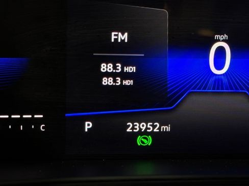 Used 2023 Volkswagen Taos SE w/ Panoramic Sunroof Package FWD image 19