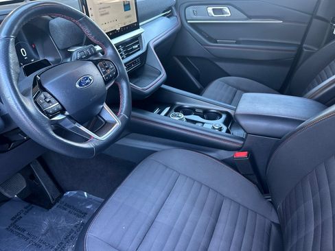 Certified 2025 Ford Explorer ST-Line AWD/4WD image 9