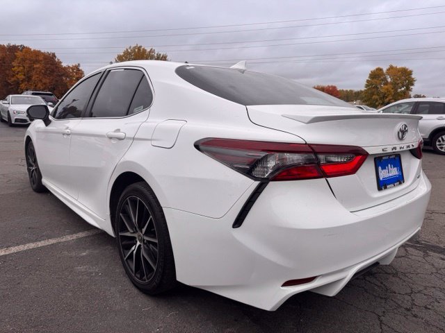 Used 2023 Toyota Camry SE FWD image 4
