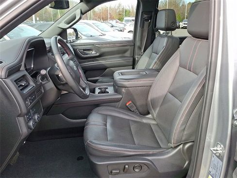 Used 2023 Chevrolet Suburban RST image 11