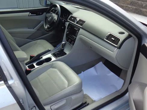 Used 2013 Volkswagen Passat 2.5 SE FWD image 13