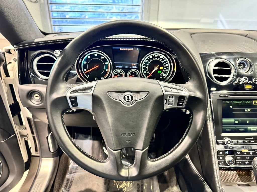 Used 2018 Bentley Flying Spur V8 AWD/4WD image 25