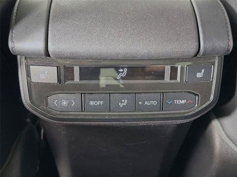 Used 2021 Toyota Highlander Platinum AWD/4WD image 29