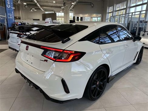Certified 2023 Honda Civic Type R image 3