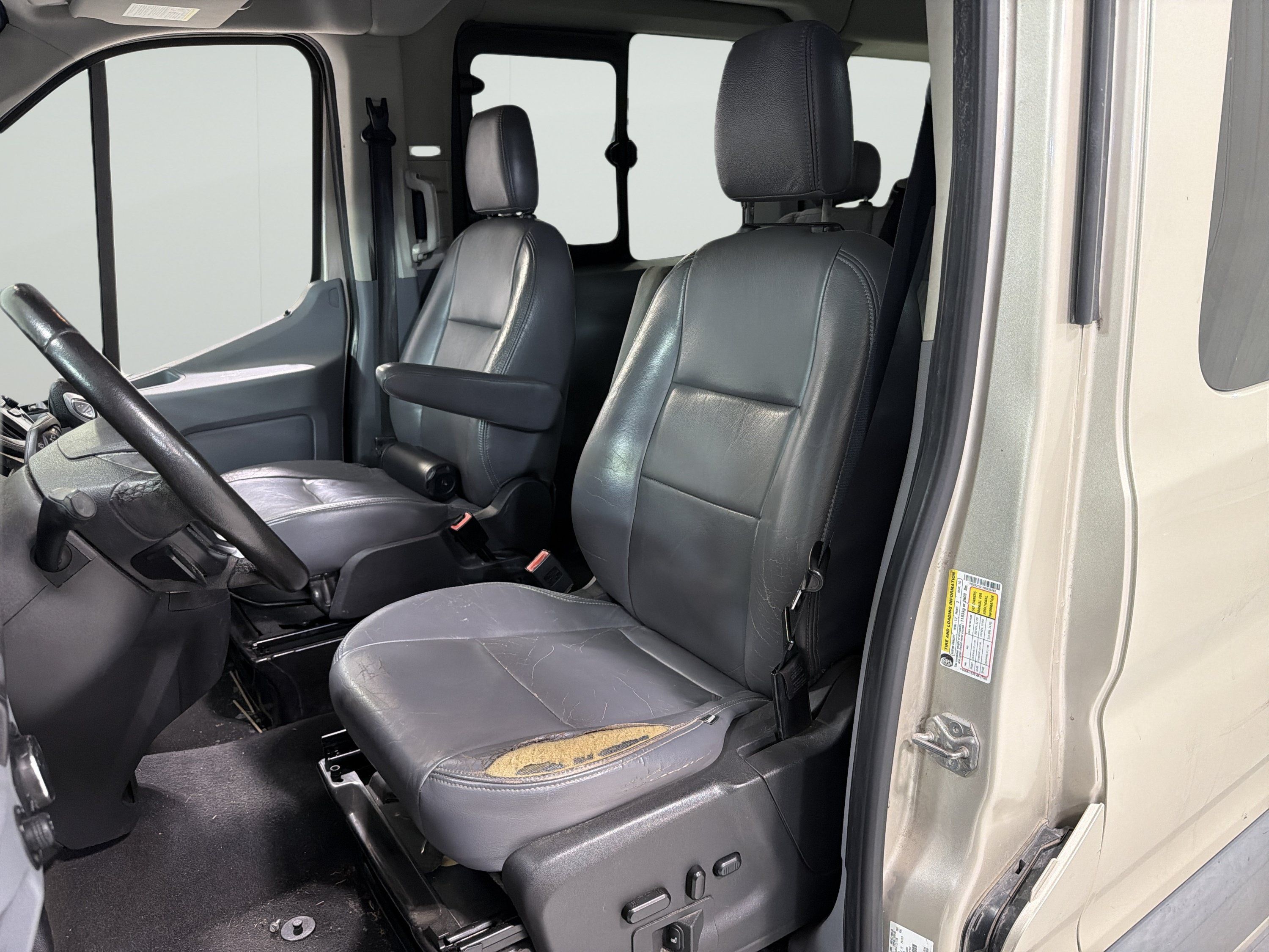 Used 2017 Ford Transit 350 XLT RWD image 9