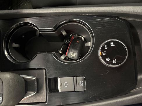 Used 2024 Nissan Rogue S AWD/4WD image 27