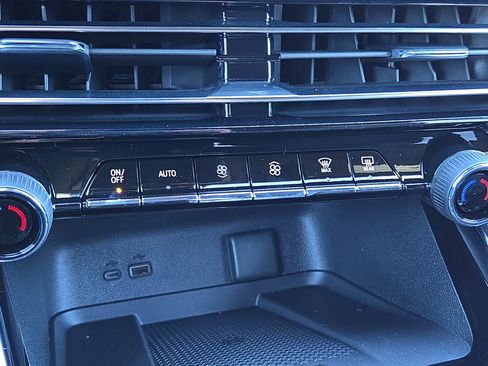 New 2026 Chevrolet Traverse LT w/ Sun and Wheel Package image 29