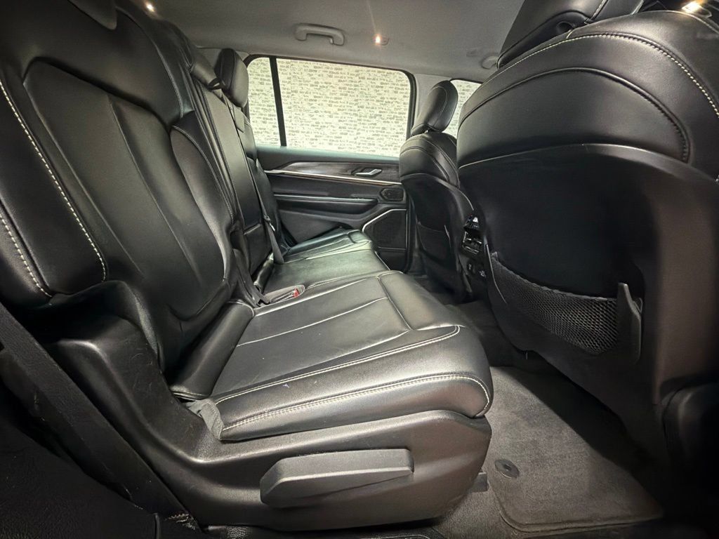 Used 2021 Jeep Grand Cherokee L Limited AWD/4WD image 13