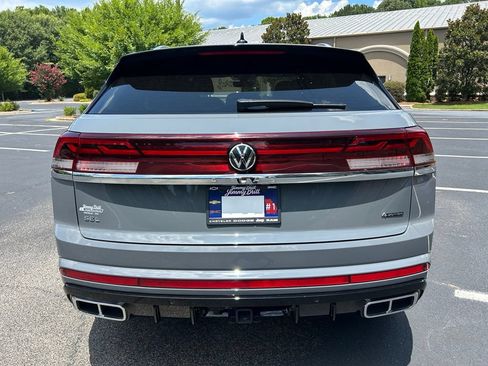 Used 2024 Volkswagen Atlas Cross Sport SEL R-Line AWD/4WD image 22