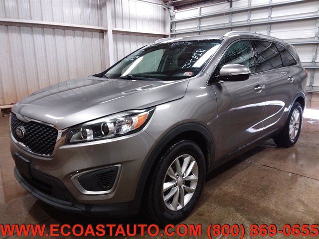 Used 2017 Kia Sorento FWD image 4