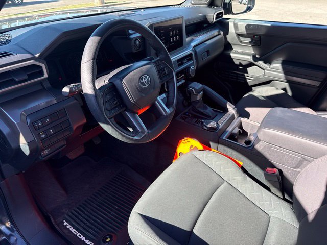 Used 2024 Toyota Tacoma SR5 w/ SR5 Upgrade Package AWD/4WD image 26