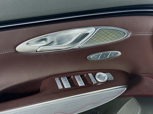 Used 2023 Genesis GV70 2.5T w/ Advanced Package image 24